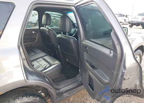 2011 Ford Escape Limited z USA, uszkodzony, nr VIN 1FMCU9EG8BKB53448